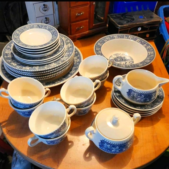 Homer Laughlin Shakespeare Country Blue Stratwood Collection Dinnerware Set - Picture 6 of 8
